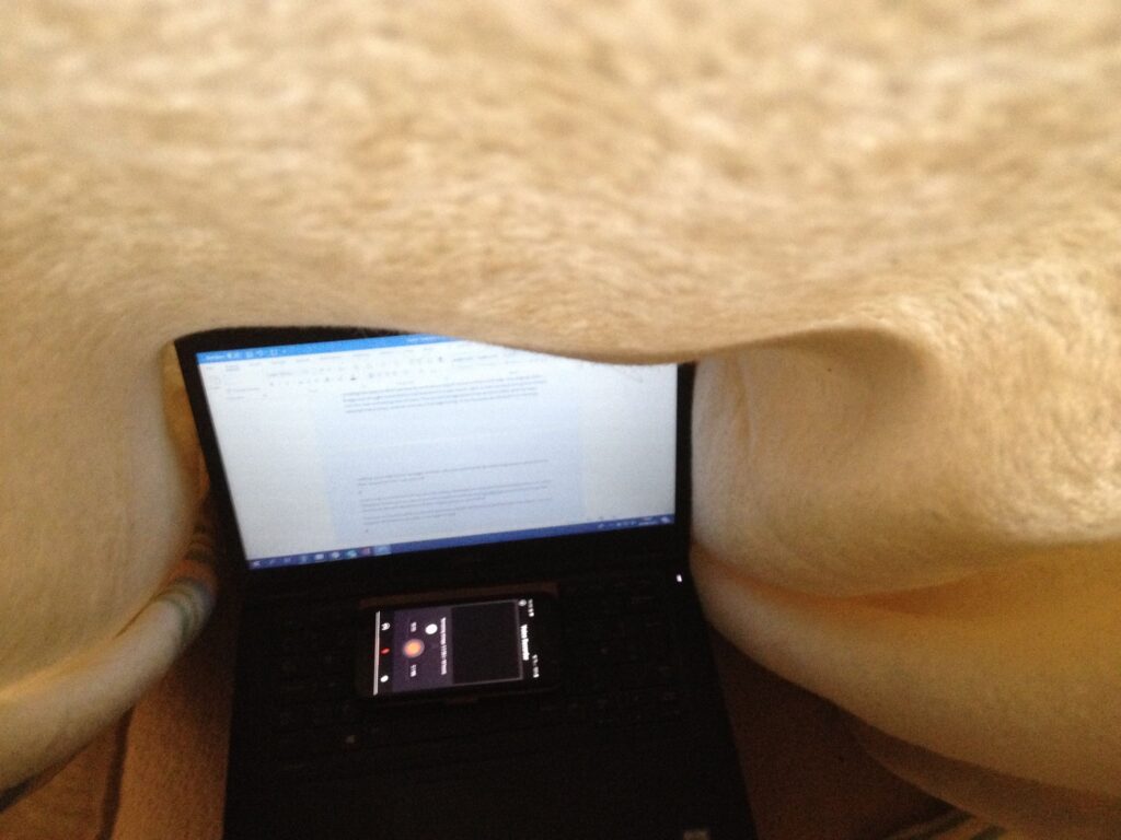 Blanket small Laptop under blanket
