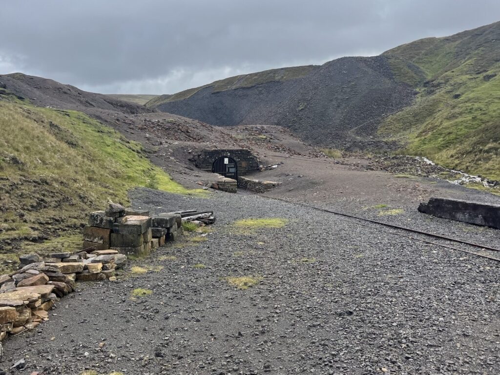 Volunteers learn skills to explore heritage sites image